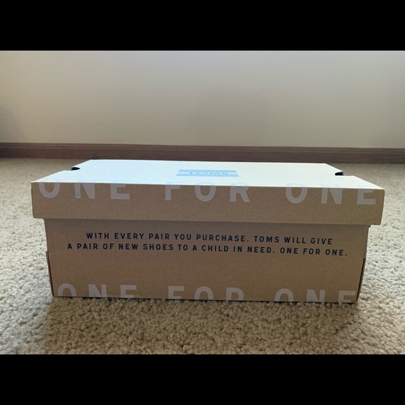 Brand New Toms - Picture 12 of 13